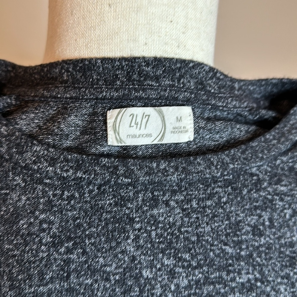Maurices 24/7 Long Sleeve Tee Size Medium - Picture 14 of 17